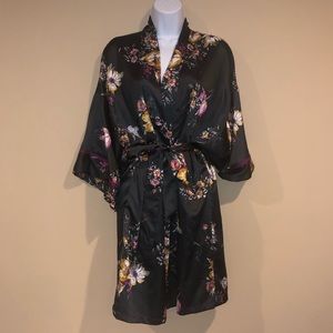 Floral Satin Robe 💐 NWOT